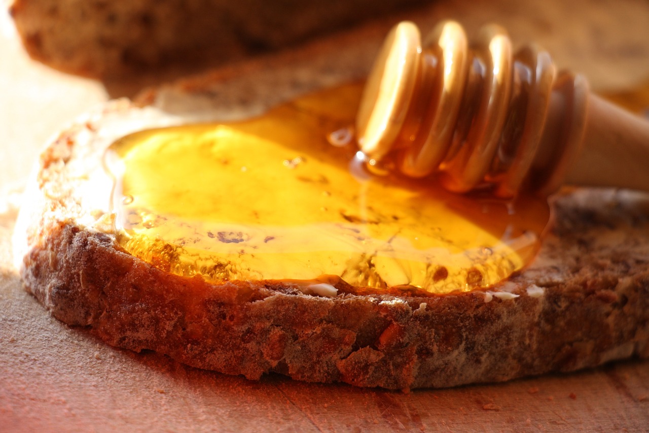 Il miele: le sue complessità e la sua importanza